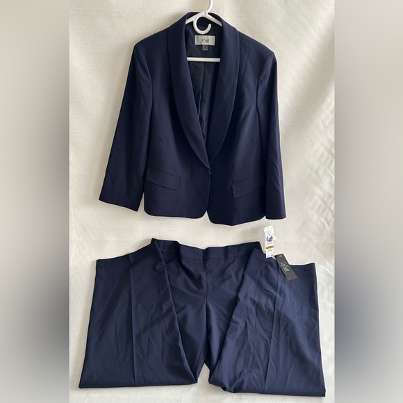 NWT 2 Pc Suit LeSuit Women’s - Picture 1 of 16